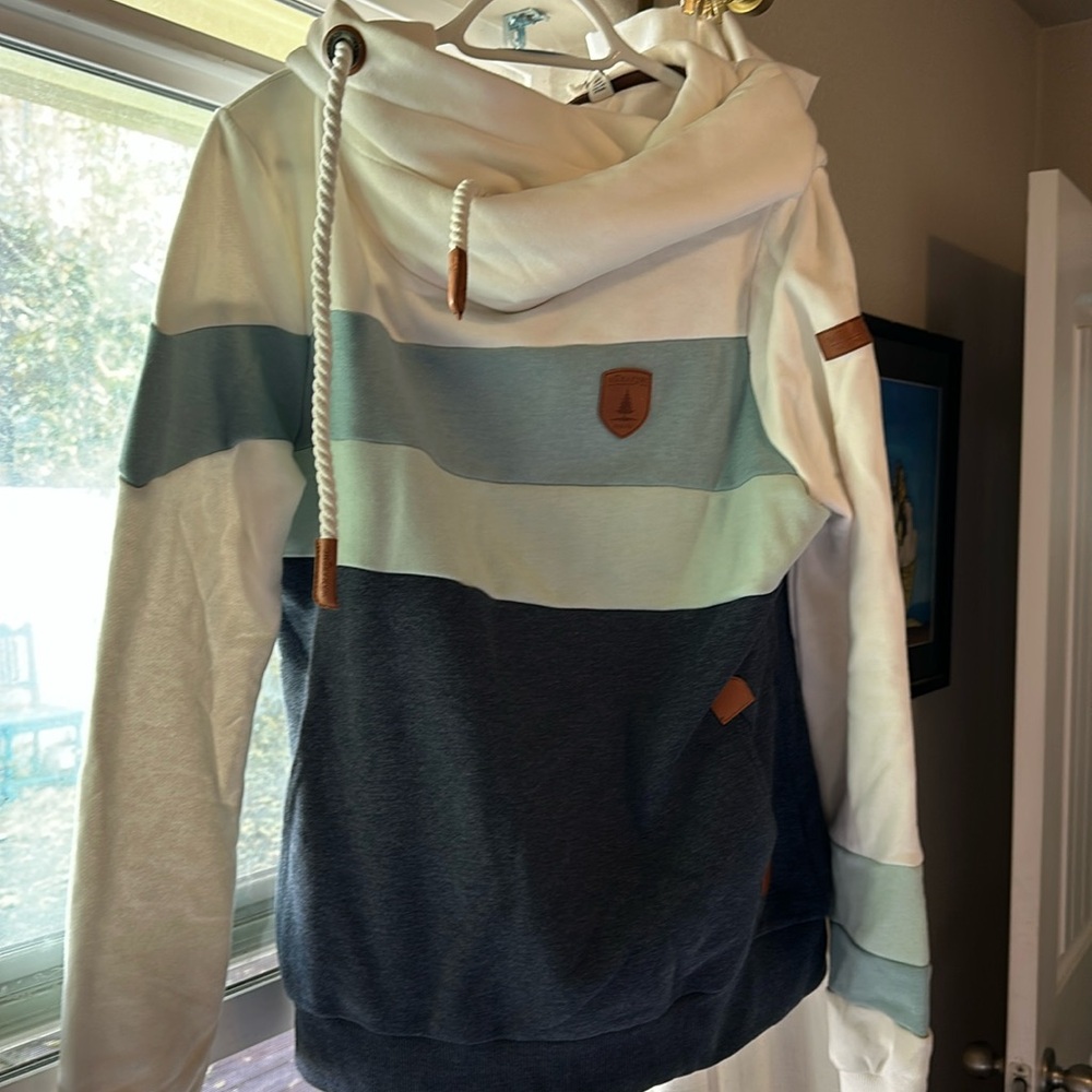 Brand new heavy sweater